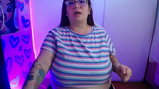 Snapshot of kattybbwbigboobs_ chatting on July 15, 2026, 10:04 pm kattybbwbigboobs online show from July 15, 2026, 10:04 pm