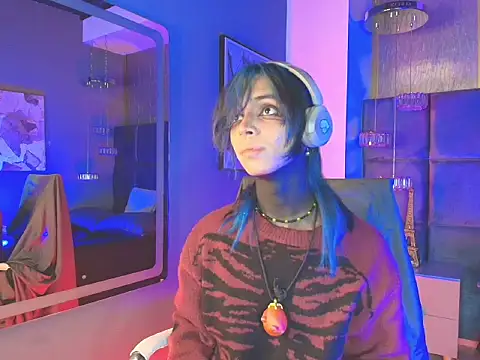 Snapshot of luxiel_ chatting on April 16, 2026, 8:31 pm luxiel online show from April 16, 2026, 8:31 pm