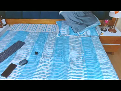 Snapshot of morrigan_luxus2 chatting on December 13, 2025, 11:43 pm morrigan luxus2 online show from December 13, 2025, 11:43 pm