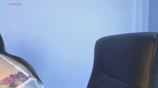 Snapshot of MissEmma__ chatting on November 18, 2025, 11:15 pm MissEmma online show from November 18, 2025, 11:15 pm