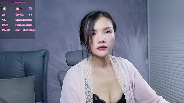 shishi xiao online show from December 3, 2025, 6:21 am