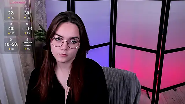 Lily  Evans online show from December 4, 2025, 4:00 am