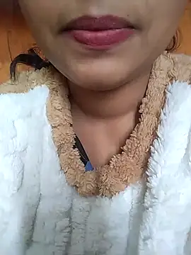 Sexy Divya   online show from December 19, 2025, 5:47 am