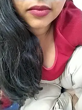 Sexy Divya   online show from May 5, 2026, 1:08 pm