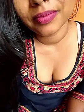 Sexy Divya   online show from May 6, 2026, 1:14 am