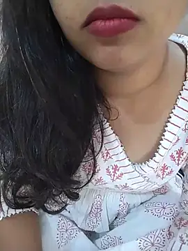 Sexy Divya   online show from May 13, 2026, 6:44 am