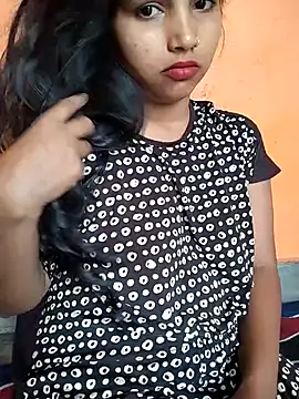 Sexy Divya   online show from May 17, 2026, 12:41 am