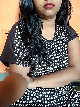 Sexy Divya   online show from May 18, 2026, 12:51 am