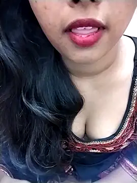 Sexy Divya   online show from May 27, 2026, 4:42 am