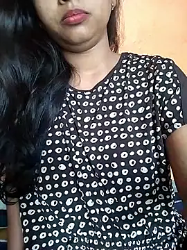 Sexy Divya   online show from May 28, 2026, 1:03 am