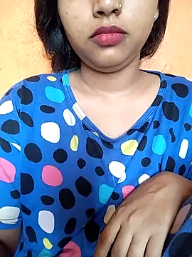 Sexy Divya   online show from June 18, 2026, 1:39 am