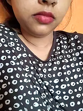 Sexy Divya   online show from June 19, 2026, 1:21 am