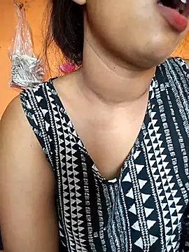 Sexy Divya   online show from June 25, 2026, 1:27 am