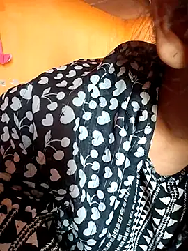 Sexy Divya   online show from June 26, 2026, 1:32 am