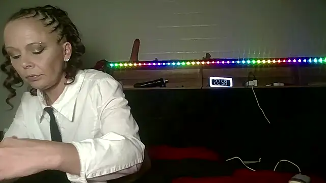 nikkibae33 online show from July 2, 2026, 5:57 am
