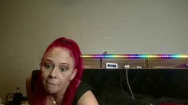nikkibae33 online show from July 5, 2026, 5:20 pm