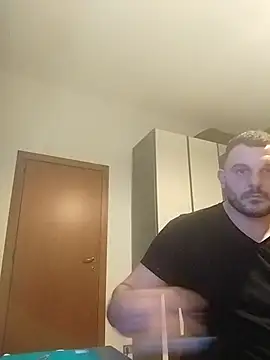 Snapshot of yourgentleman88 chatting on November 19, 2025, 7:47 pm yourgentleman88 online show from November 19, 2025, 7:47 pm