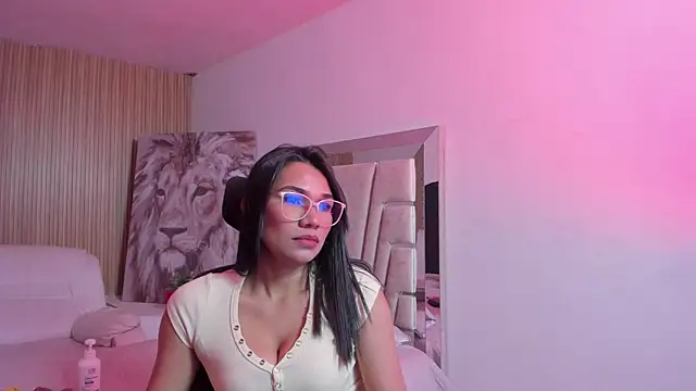 Snapshot of katemooss_ chatting on November 21, 2025, 12:15 pm katemooss online show from November 21, 2025, 12:15 pm