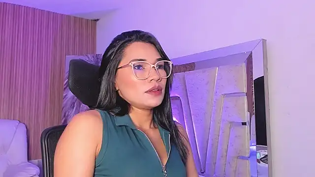 Snapshot of katemooss_ chatting on November 30, 2025, 12:09 pm katemooss online show from November 30, 2025, 12:09 pm