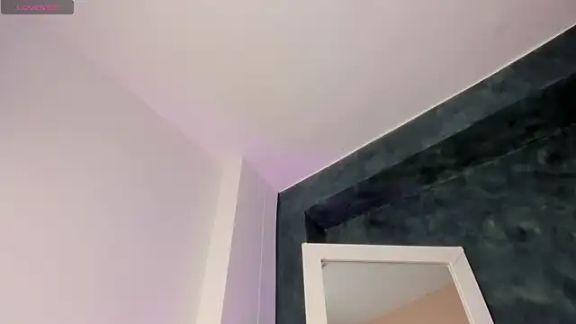 BellaRooux online show from January 5, 2026, 5:27 pm