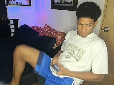 Snapshot of JUANBIGCOCK21CM chatting on December 2, 2025, 11:56 pm JUANBIGCOCK21CM online show from December 2, 2025, 11:56 pm