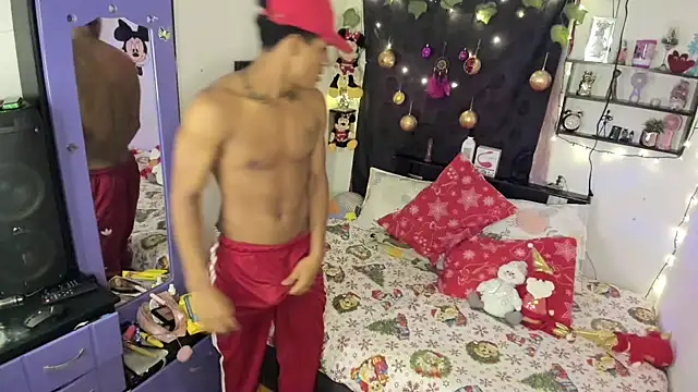 Snapshot of JUANBIGCOCK21CM chatting on December 16, 2025, 8:36 pm JUANBIGCOCK21CM online show from December 16, 2025, 8:36 pm