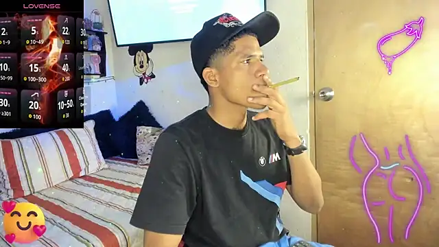 Snapshot of JUANBIGCOCK21CM chatting on March 13, 2026, 3:40 pm JUANBIGCOCK21CM online show from March 13, 2026, 3:40 pm