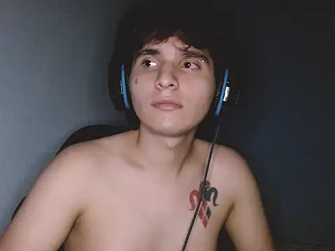 suggarboy03 online show from November 9, 2025, 2:43 am