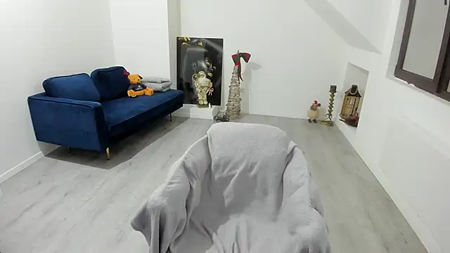 AnyaEvy online show from December 15, 2025, 5:12 am