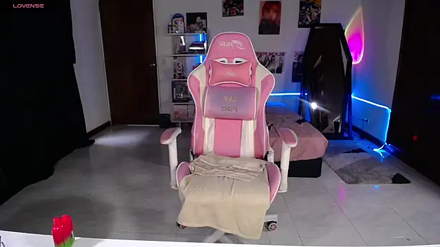 Snapshot of ratts- chatting on November 14, 2025, 6:28 pm ratts- online show from November 14, 2025, 6:28 pm