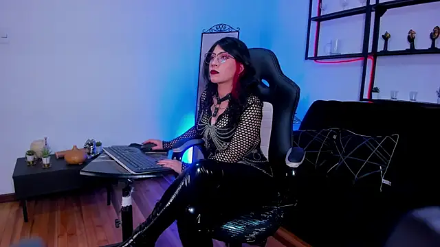 Snapshot of Halley_Ravenn chatting on July 9, 2026, 8:46 pm Halley Ravenn online show from July 9, 2026, 8:46 pm