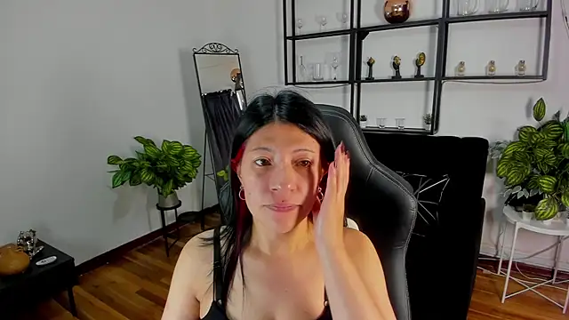 Snapshot of Halley_Ravenn chatting on August 2, 2026, 2:37 pm Halley Ravenn online show from August 2, 2026, 2:37 pm