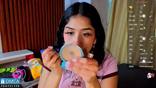 sofia sstonee  online show from March 3, 2026, 7:09 pm