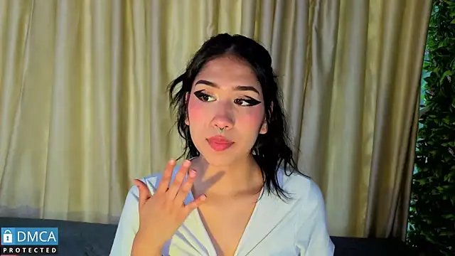 sofia sstonee  online show from March 14, 2026, 7:08 pm