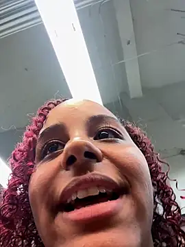 Snapshot of Nicolitalalinda chatting on February 14, 2026, 4:53 am Nicolitalalinda online show from February 14, 2026, 4:53 am