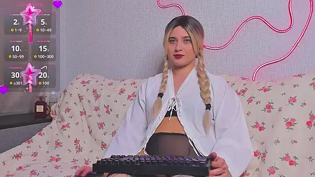 Snapshot of Cherry_B1isss chatting on November 9, 2025, 6:39 pm Cherry B1isss online show from November 9, 2025, 6:39 pm