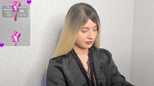 Snapshot of Cherry_B1isss chatting on November 26, 2025, 8:10 pm Cherry B1isss online show from November 26, 2025, 8:10 pm