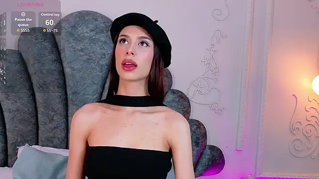 Snapshot of Arigelin chatting on November 18, 2025, 11:48 pm Arigelin online show from November 18, 2025, 11:48 pm