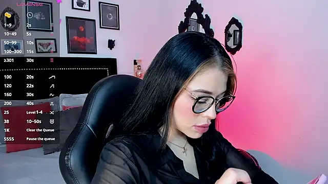 Snapshot of Dakhota_Rouge chatting on May 8, 2026, 5:57 am Dakhota Rouge online show from May 8, 2026, 5:57 am