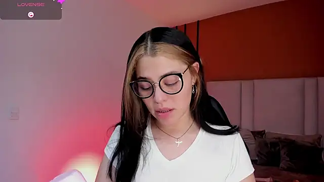 Snapshot of Dakhota_Rouge chatting on May 10, 2026, 4:39 am Dakhota Rouge online show from May 10, 2026, 4:39 am