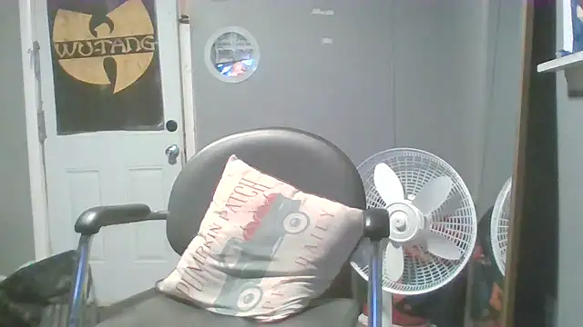 Snapshot of trickydickydaddy chatting on April 8, 2026, 5:51 am trickydickydaddy online show from April 8, 2026, 5:51 am