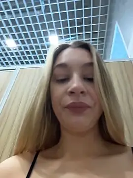 Snapshot of SashaCatt chatting on June 18, 2026, 9:14 am SashaCatt online show from June 18, 2026, 9:14 am