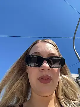 Snapshot of SashaCatt chatting on June 20, 2026, 9:01 am SashaCatt online show from June 20, 2026, 9:01 am