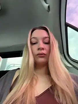 Snapshot of SashaCatt chatting on June 21, 2026, 9:01 am SashaCatt online show from June 21, 2026, 9:01 am