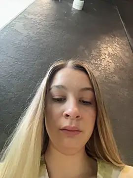 Snapshot of SashaCatt chatting on July 14, 2026, 10:21 am SashaCatt online show from July 14, 2026, 10:21 am