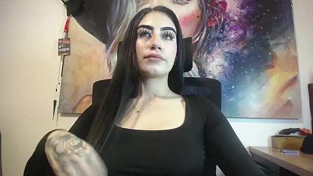 SCARLETT INK  online show from May 18, 2026, 4:18 am