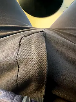 Snapshot of Cubuzinu chatting on December 23, 2025, 7:50 am Cubuzinu online show from December 23, 2025, 7:50 am