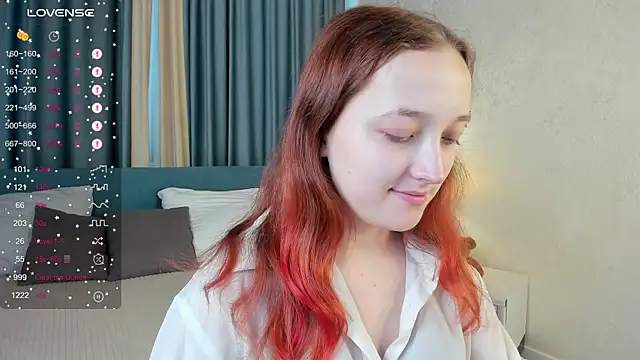 Snapshot of LauraKelley chatting on November 19, 2025, 6:13 am LauraKelley online show from November 19, 2025, 6:13 am