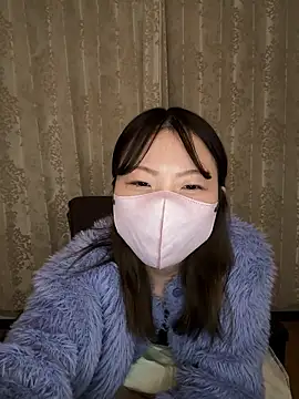 Snapshot of chika_v_v chatting on December 4, 2025, 6:38 pm chika v v online show from December 4, 2025, 6:38 pm