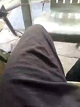 Snapshot of LEOMEGHA2026 chatting on November 15, 2025, 9:06 am LEOMEGHA2026 online show from November 15, 2025, 9:06 am